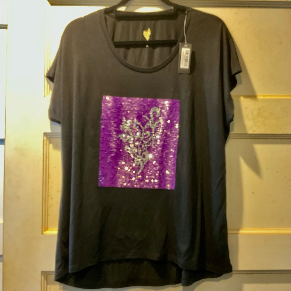 NWT Younique purple, square sequin logo on black s/s tee. Size XL